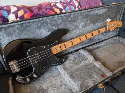 CV 70s Precision Bass is in good condition with minimal play wear. The included case is in fair cond...