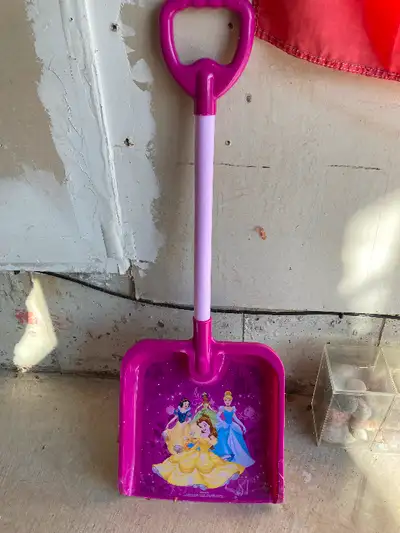 Kids shovel - Disney, View more