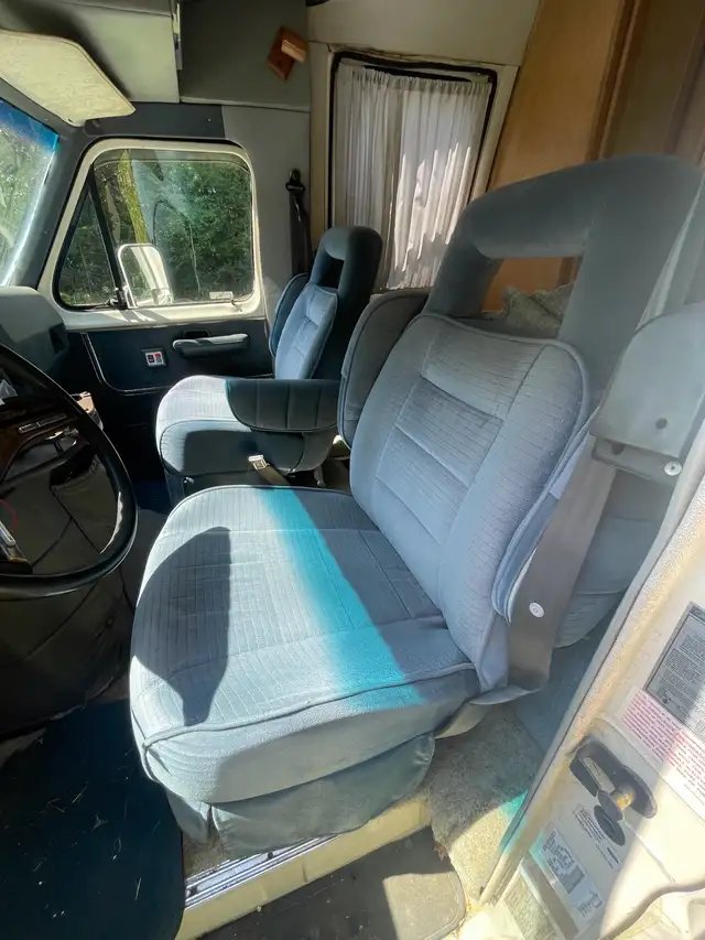 1990 Ford Econoline Motorhome!! in RVs & Motorhomes in Bridgewater - Image 7