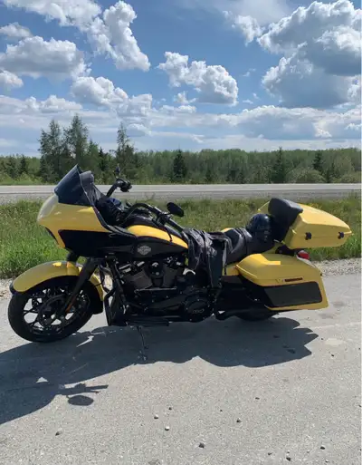 Low mileage like new. 2023 Road Glide Special with tour pack. Price firm! Please text. Northern Onta...