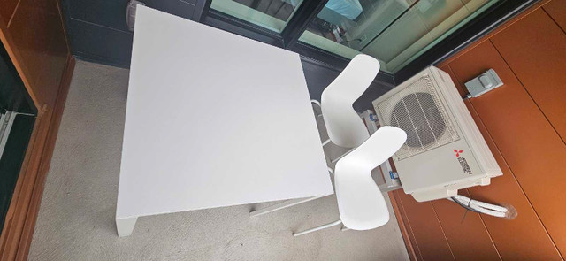 Dining table with 2 chairs in Dining Tables & Sets in City of Montréal