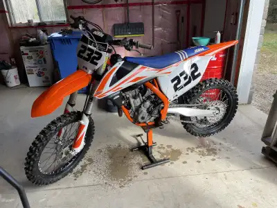 Well maintained, in great condition, runs great! Fmf exhaust included.