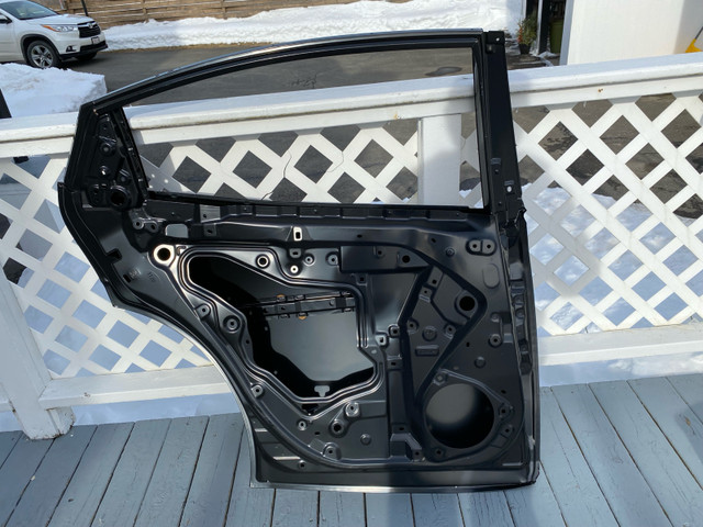 Toyota factory left rear door ( NEW ) in Auto Body Parts in Fredericton - Image 4