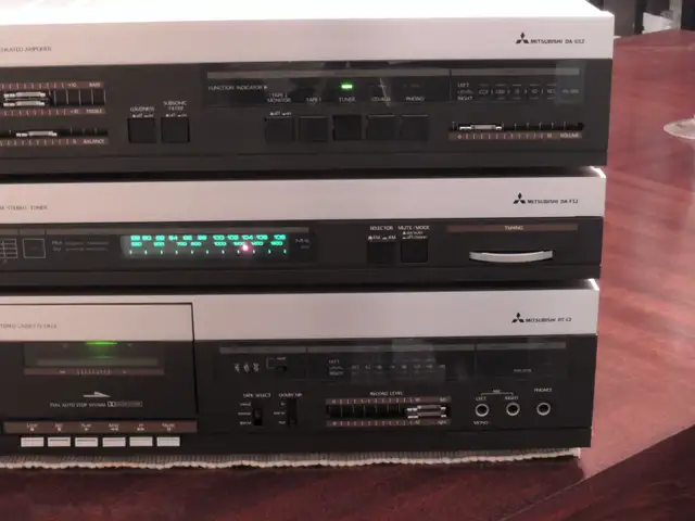 Mitsubishi 3-Piece Stereo System + FREE Koss M85 Plus Speakers in Stereo Systems & Home Theatre in Mississauga / Peel Region - Image 6