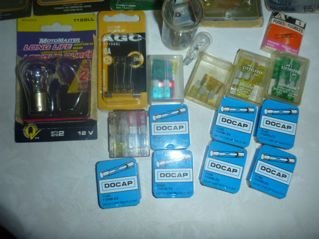 Assorted Vehicle Bulbs and Fuses in Other Parts & Accessories in Cole Harbour - Image 2