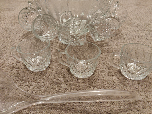 Glass Punch Bowl Set - 10-Piece in Industrial Kitchen Supplies in Calgary - Image 3