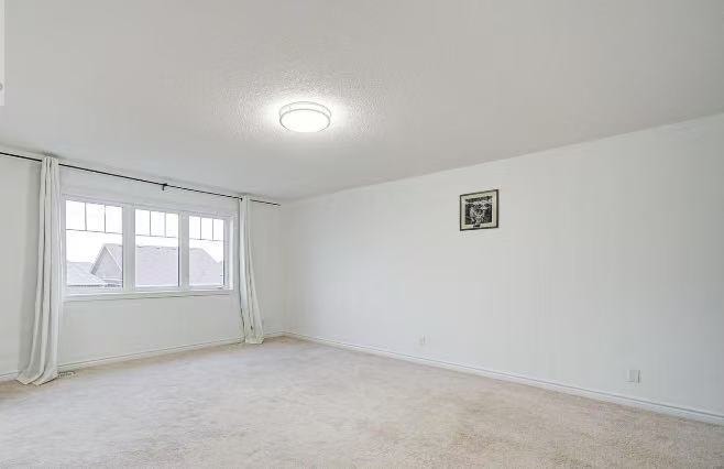 Large 4 Bed, 4 Bath Oshawa Home For Rent 5