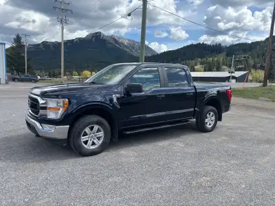 Just arrived. This nice 2021 F150 super crew 4 x 4 XLT. This truck is in nice condition inside and o...