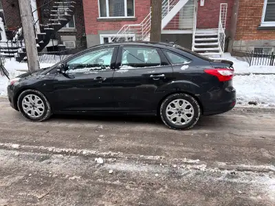 Ford focus Manuelle, 254000km Vendue telle qu'elle est Aucune négociation Roule très bien aucun prob...