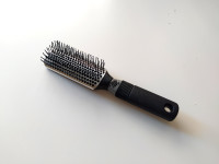 NEW – Hair Brush / Hair Comb