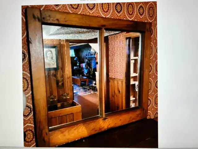 ANTIQUE PINE WALL MIRROR in Arts & Collectibles in Mississauga / Peel Region - Image 2