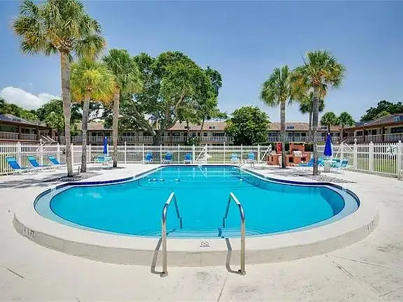 Condo on Beautiful Tampa Bay, St. Petersburg in Florida in Canada - Image 3