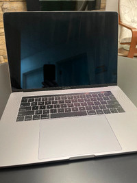 MacBook Pro 15" Touch Bar 2018 (Intel Core i7 2.2GHz, 512GB SSD)