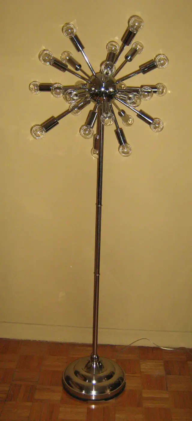 Vintage MCM Polished Chrome Space Age Design Sputnik Floor Lamp in Indoor Lighting & Fans in City of Toronto - Image 3