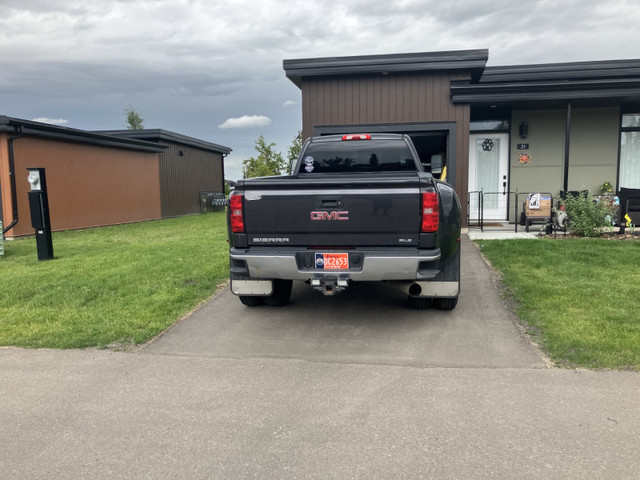 2015 GMC Sierra SLE 3500HD in Cars & Trucks in Red Deer - Image 2