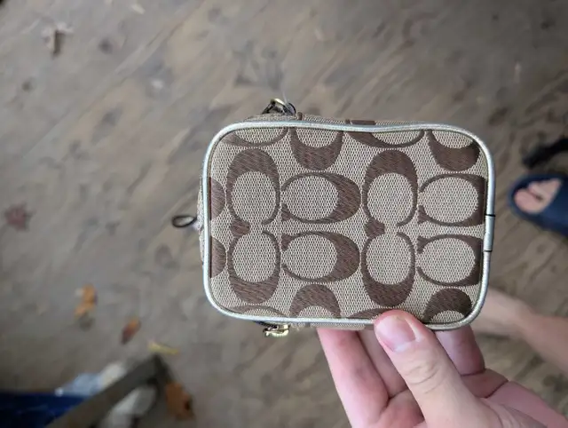 Vintage Coach mini bag in Women's - Bags & Wallets in City of Toronto - Image 3