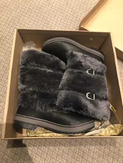 UGGS BOOTS, View more