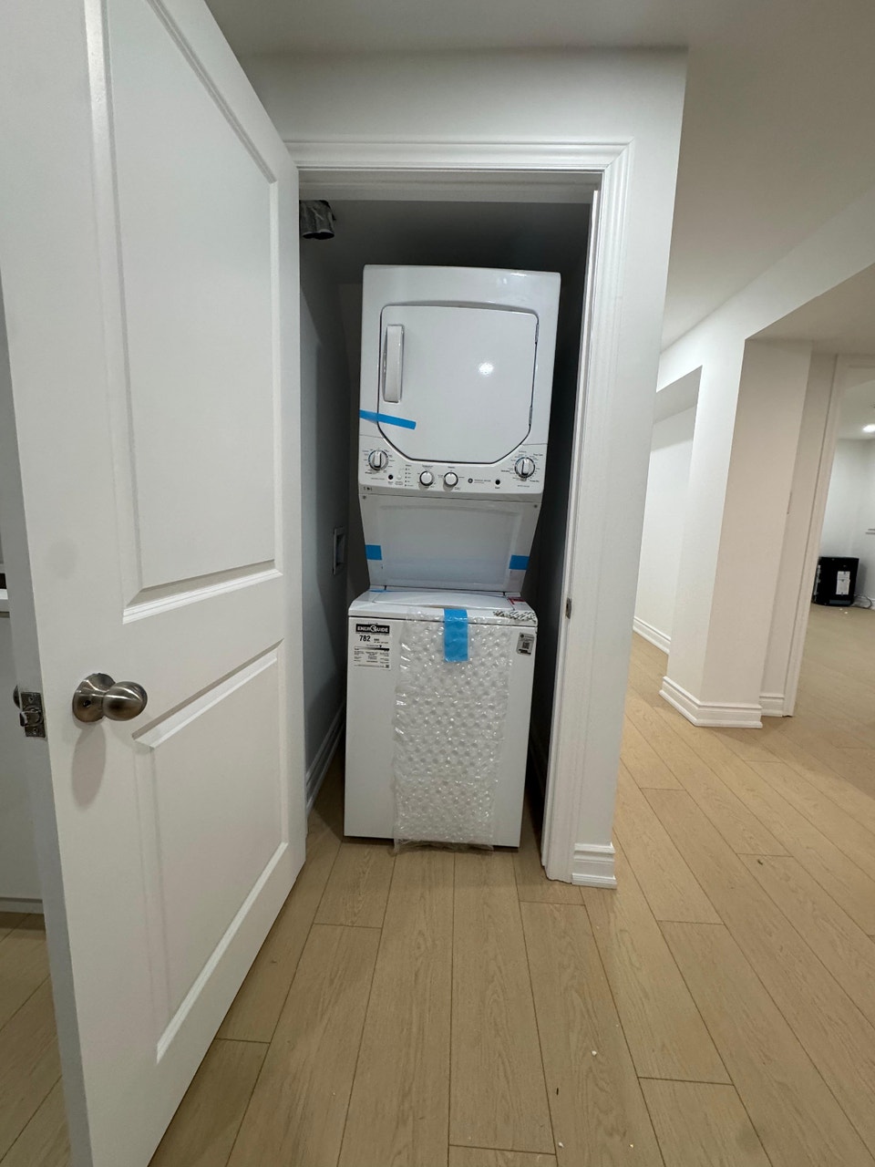 2 Bedroom 1 Bathroom Basement Apartment 4