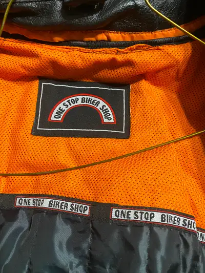 5x leather jacket brand new just don’t wear it $125 0B0 nice jacket