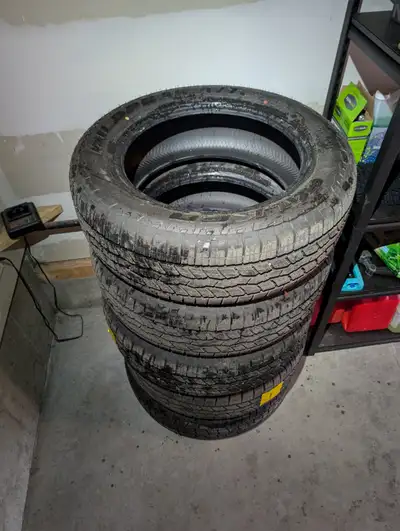 Selling OEM Tires from Toyota Tundra (Brand-New Takeoffs + Spare) Pulled the tires off my Toyota Tun...