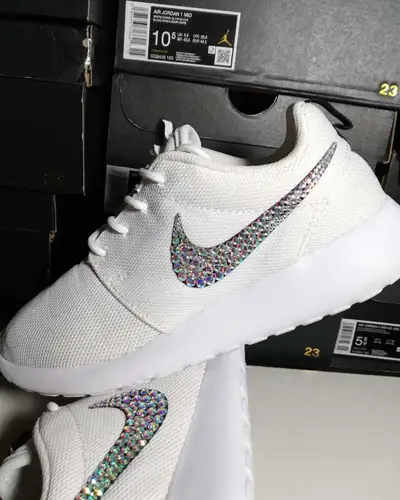 NIKE ROSHE "SWAROVSKI CRYSTALS" WOMEN'S SZ7.5 MINT COND , View more