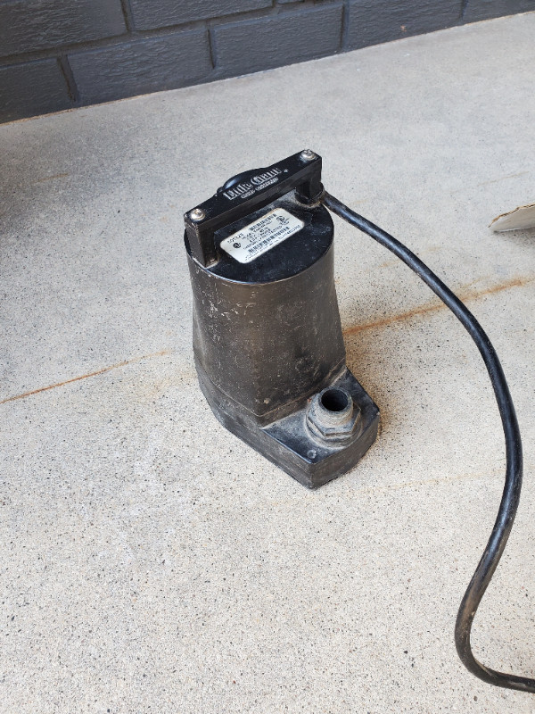 Little Giant Submersible 1/6hp Pump in Other in Winnipeg - Image 3