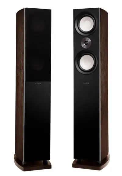 Selling my Stereo Speakers in Excellent condition no scratches Fluance Reference High Performance 3-...
