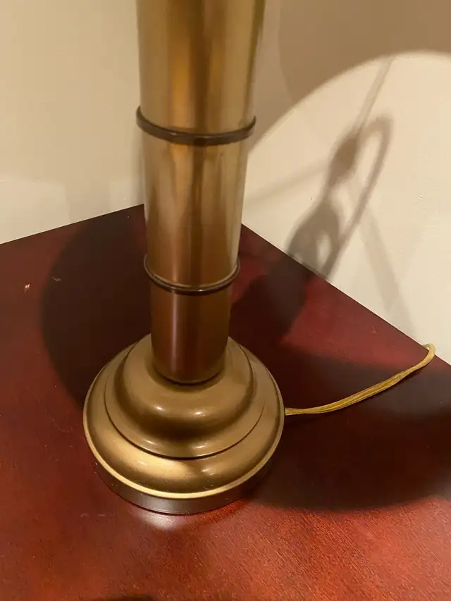 One lamp in Indoor Lighting & Fans in Markham / York Region - Image 5