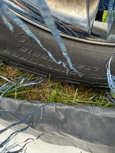 4 Cooper Discoverer AT3 LT275/65R18 tires on chrome Ford rims. Came from a 2022 Ford Escape SEL that...