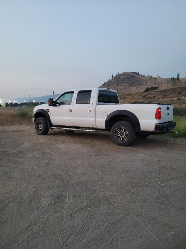 2008 Ford F250 Superduty 4X4 in Cars & Trucks in Kamloops - Image 2