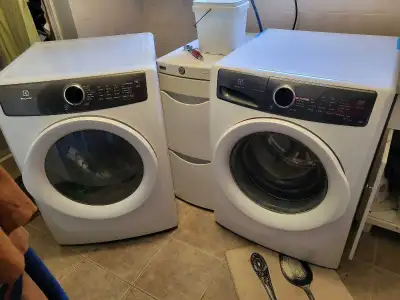 Washer is good working condition. Look like neew Dryer needs repair no power, may be Fuze. Includes...