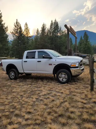 2010 Dodge Ram 2500 Heavy Duty Crewcab short box 4x4 with a 5.7 Hemi that has 200,000 kms this truck...