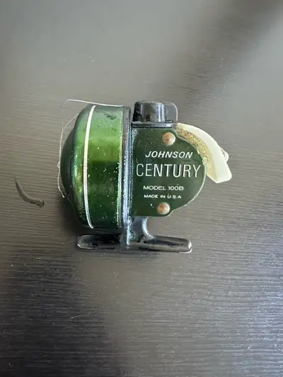 Vintage Johnson Century Model 100B Spincast Reel Made In USA, View more