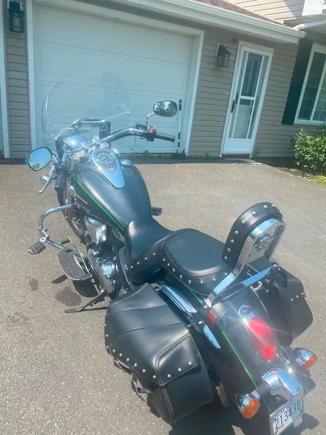2016 Kawasaki Vulcan 900. $4900 OBO. in Street, Cruisers & Choppers in Cape Breton - Image 3