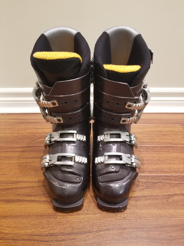 Salomon Performa 8 Ski Boots (Size 8-8.5) in Ski in Oakville / Halton Region