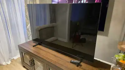 Samsung 65' Smart TV (Repair needed), View more