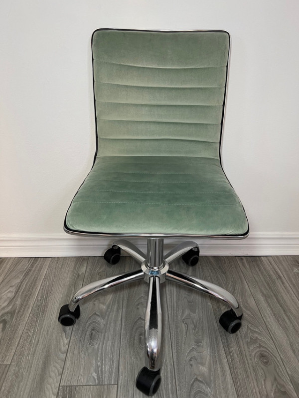 Glam Luxe Velvet Green Blue Tufted Adjustable Swivel Desk Chair in Home Décor & Accents in Markham / York Region
