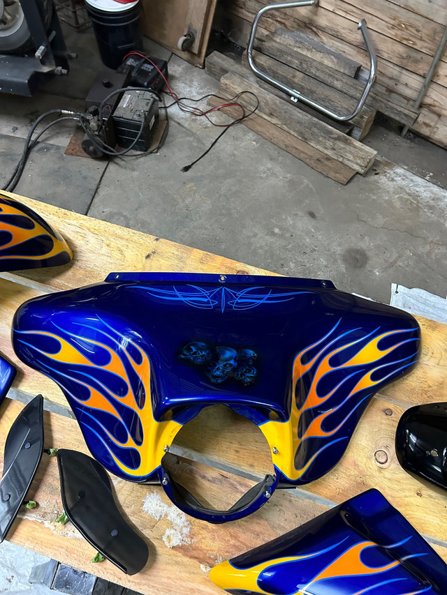 Reduced price $$$07 street glide tin set with custom paint in Frames & Parts in Hamilton - Image 4