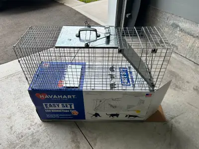 HAVAHART LARGE 1 DOOR ANIMAL TRAP Pick up at Kipling and Steeles. Call or text 416-786-3283
