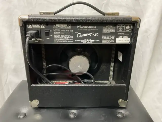 FENDER CHAMPION 20 in Amps & Pedals in North Bay - Image 4