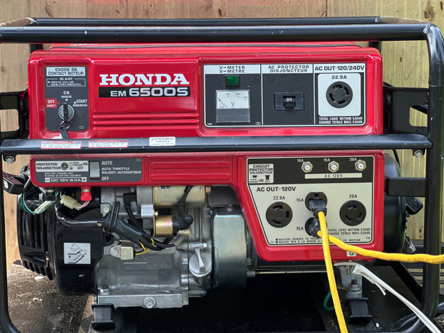 HONDA EM6500S GENERATOR—LIKE NEW dans Outils électriques  à Ville de Montréal