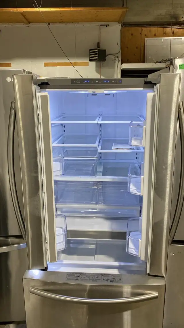 Samsung Refrigerator in Refrigerators in Laval / North Shore - Image 3