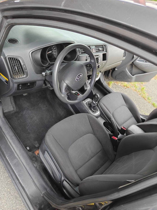 Kia Rio 2013 Hatchback — photo 5