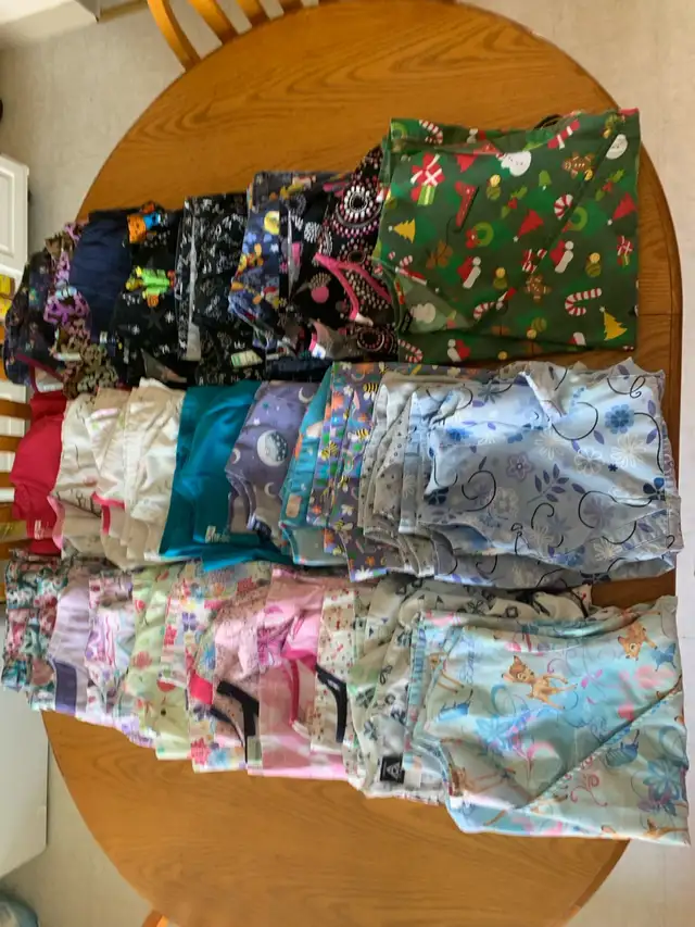 Scrub tops and pants in Women's - Other in Grande Prairie - Image 3