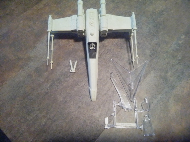 Star Wars X-Wing Fighter, MPC model kit, 8932, complete in Toys & Games in St. Albert - Image 2