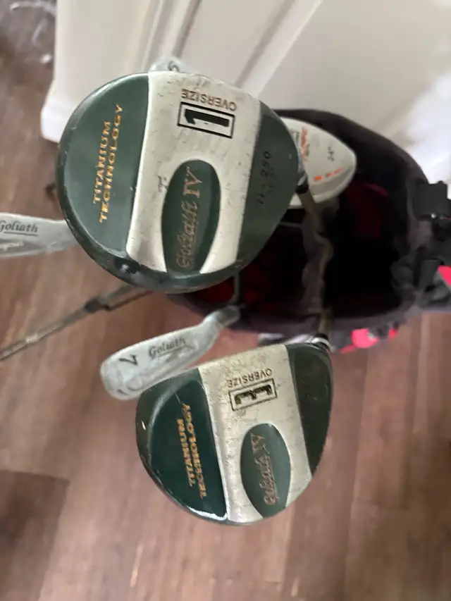 women’s right golf clubs and bag  in Golf in Guelph - Image 2