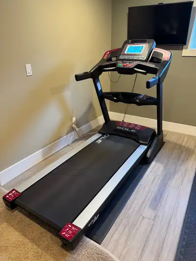 Sole F80 Treadmill - Like New (Only 435 Miles), View more