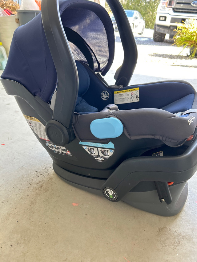 Uppa Baby Mesa Car seat and base in Strollers, Carriers & Car Seats in Peterborough - Image 3