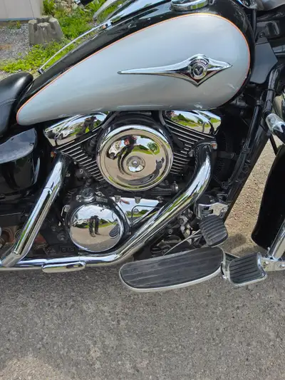 1600cc, raison de la vente, achat d,une nouvelle moto.Daniel: 514-869-7437