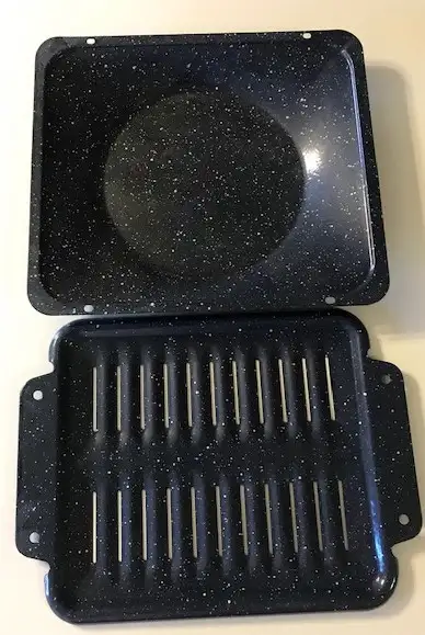 Oven Porcelain Steel Broiler/Grill/Bake Pan Set (2 pcs) in Kitchen & Dining Wares in City of Toronto - Image 2
